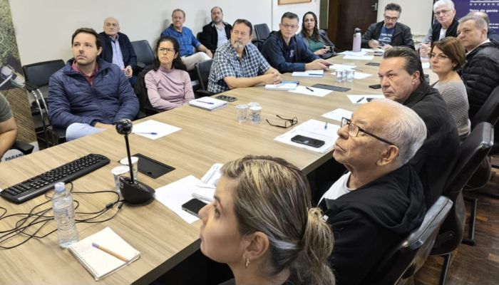 Foto: SEAB Estado apresenta a lideranças qualidade sanitária para evitar a chegada da gripe aviária